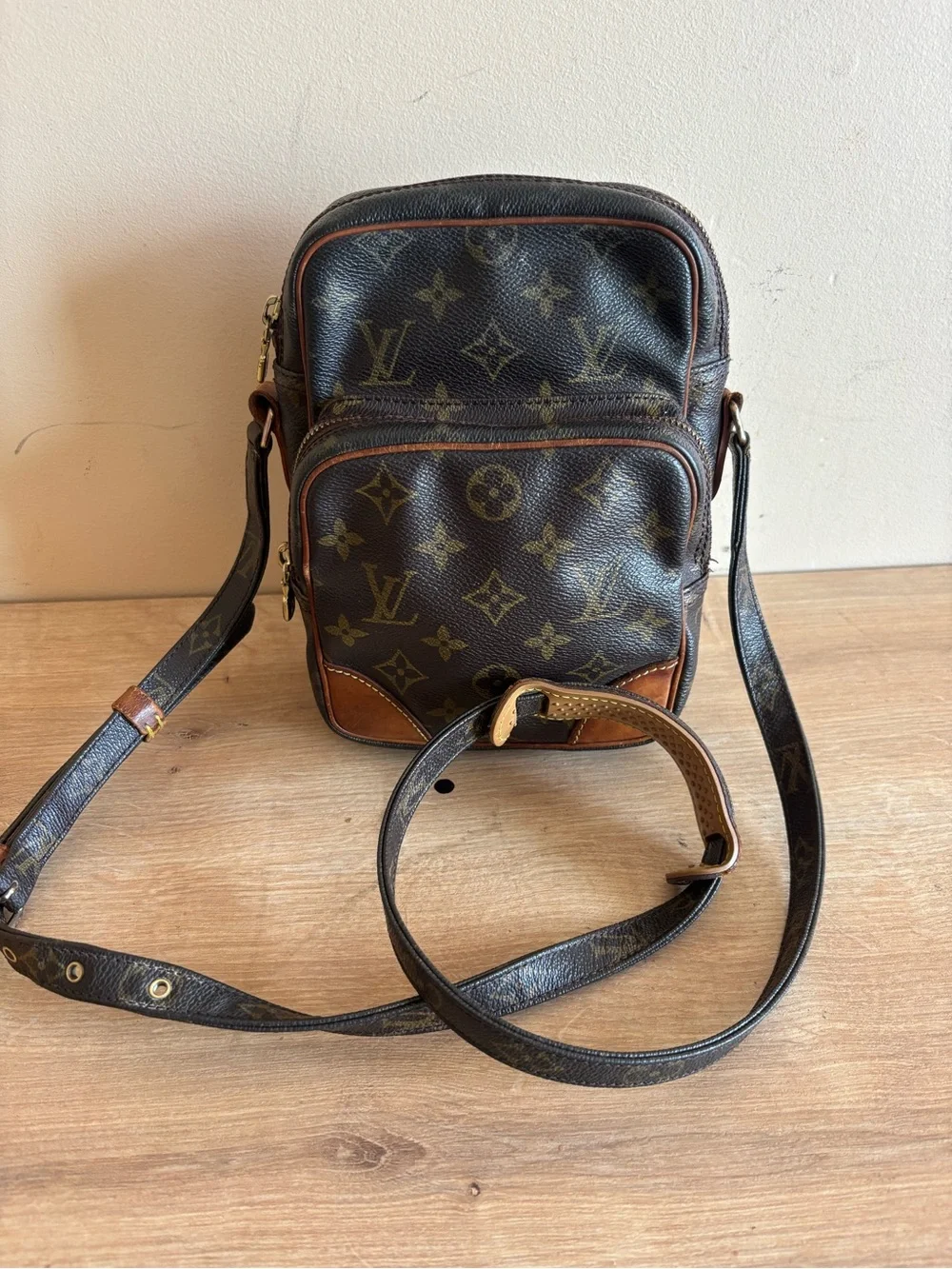 Authentic Louis Vuitton monogram crossbody bag